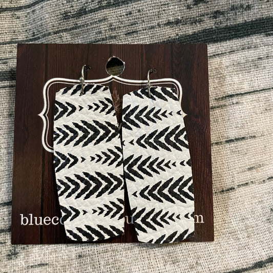 White/Black Arrow Bars Leather Earrings